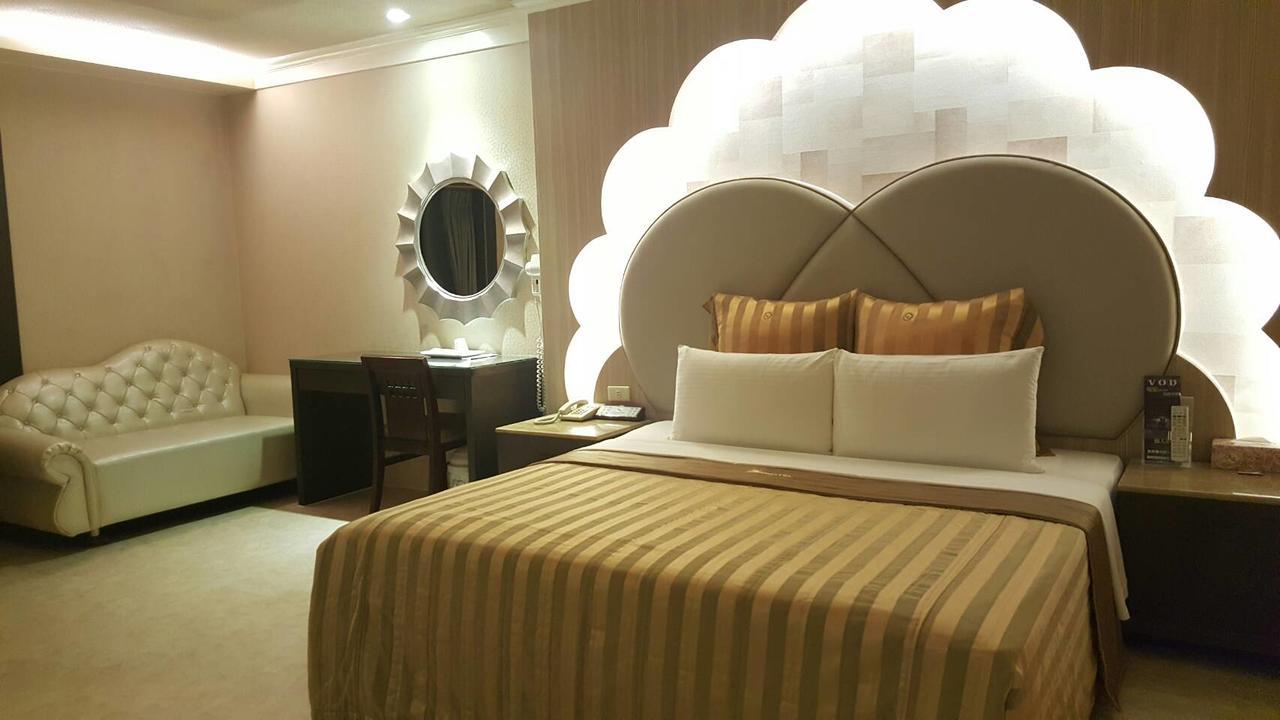 Full Moon Boutique Motel ซินจู๋ ภายนอก รูปภาพ